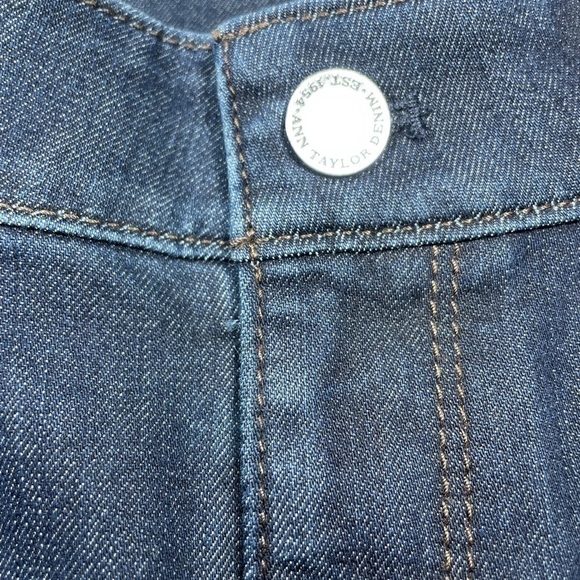 Ann Taylor Jeans Womens 0 Denim Classic Clean Aesthetic Dark Wash Flair Flex - Picture 3 of 6